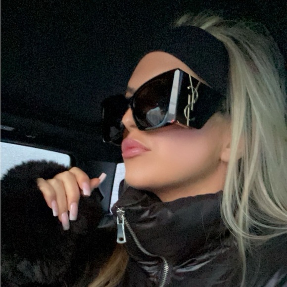 Meet the posher, Brenna & Pepper! - Picture 4 of 17